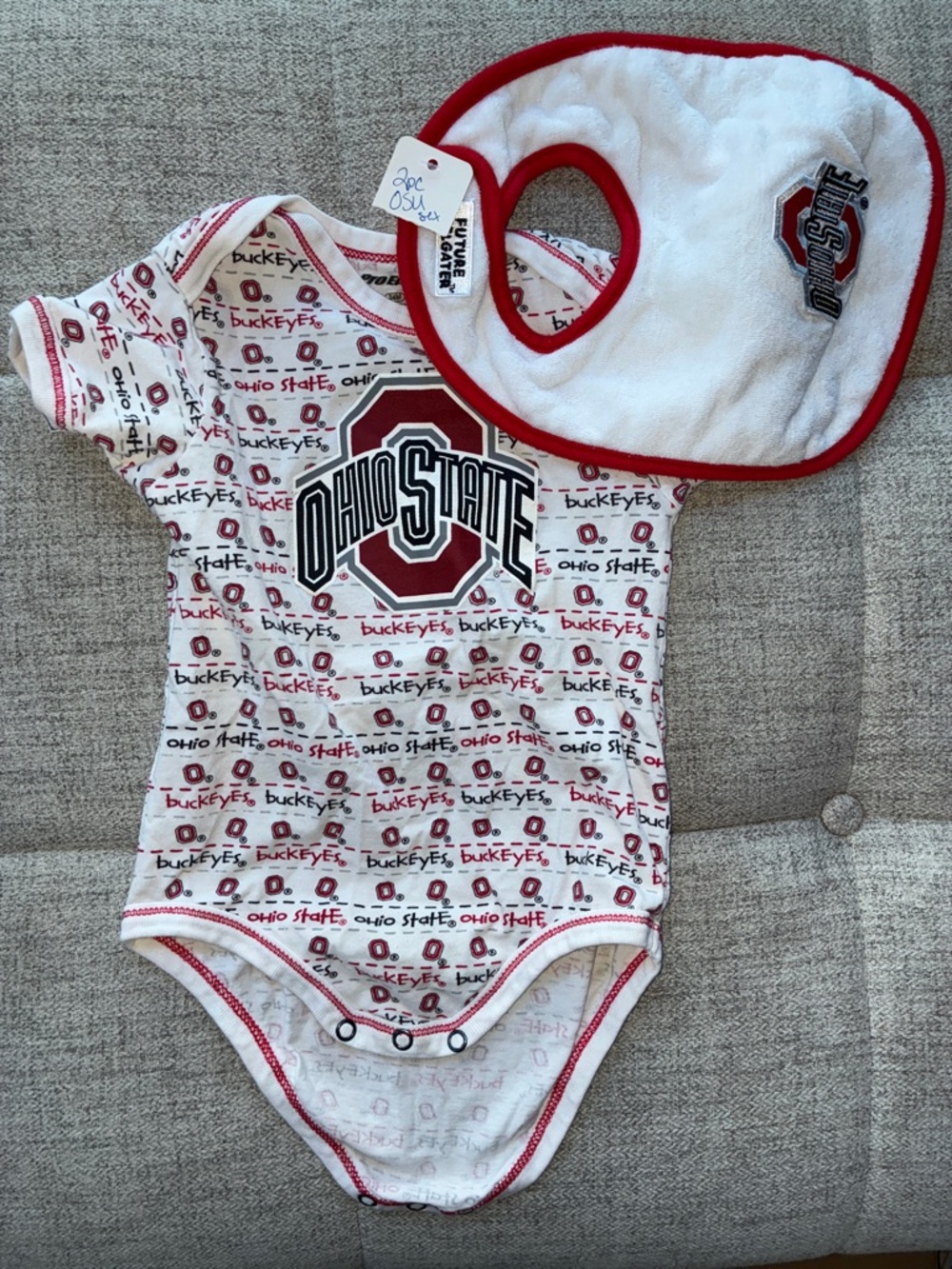 Pro Edge Ohio State Baby Bodysuit and Bib - Red and White